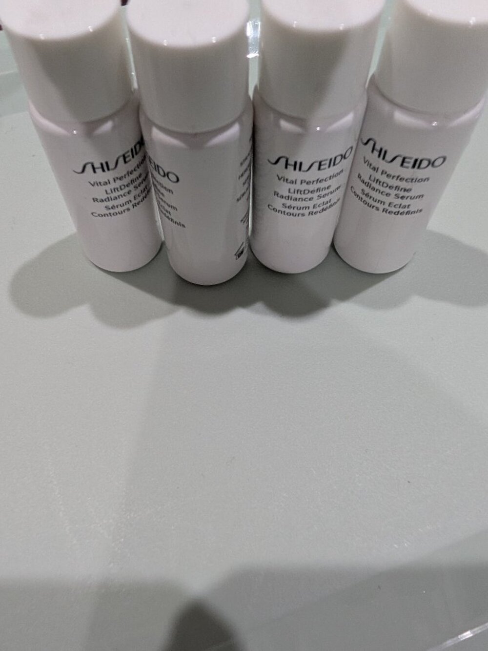 Shiseido vital protection lift define radiance serum travel size set
